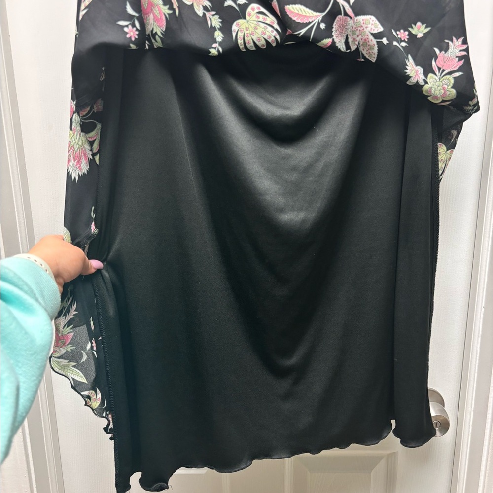 Dressbarn Woman Black Floral Midi Skirt – Size 16W - Picture 6 of 15